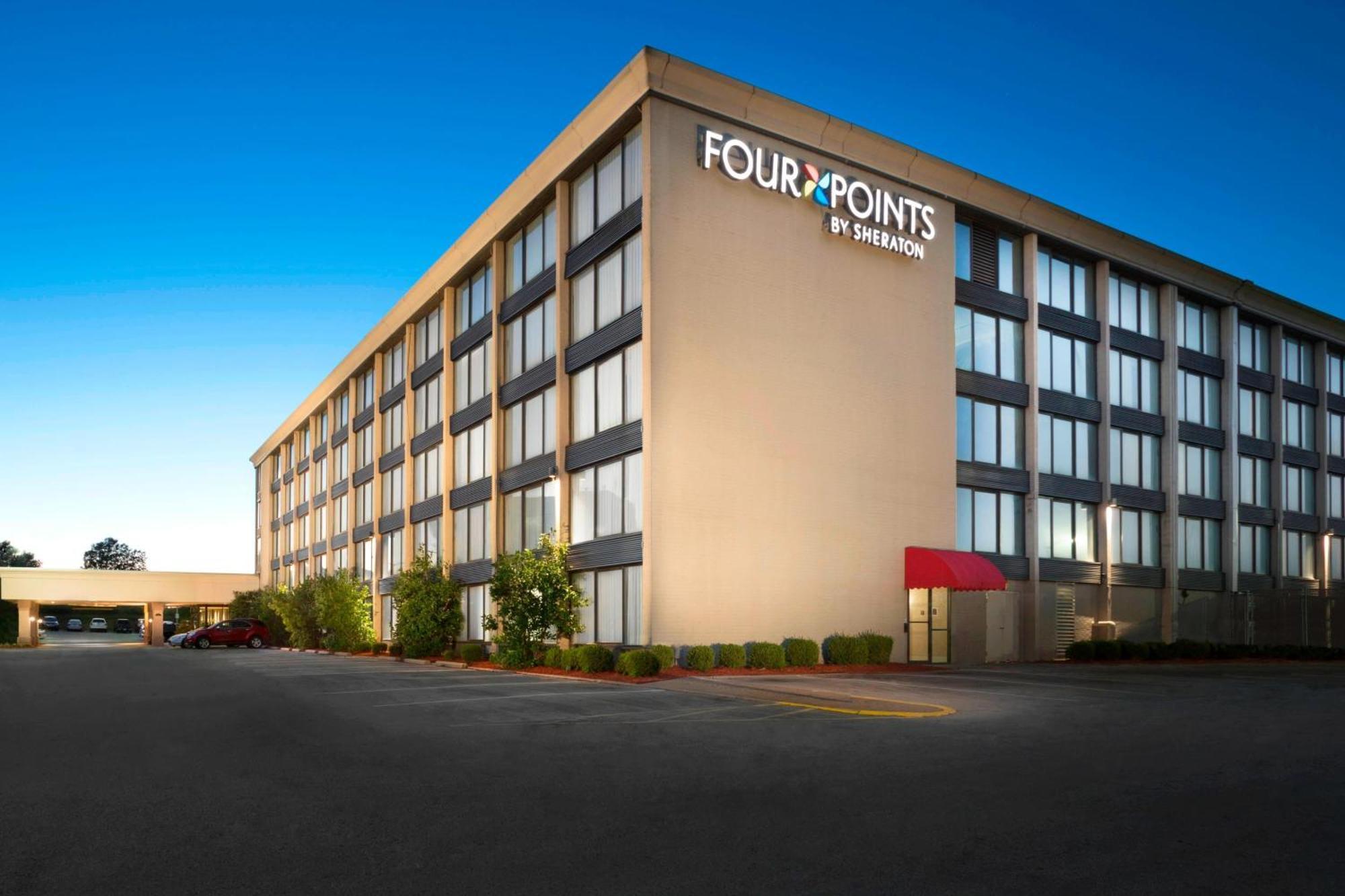 Four Points By Sheraton Kansas Airport Hotel 3*