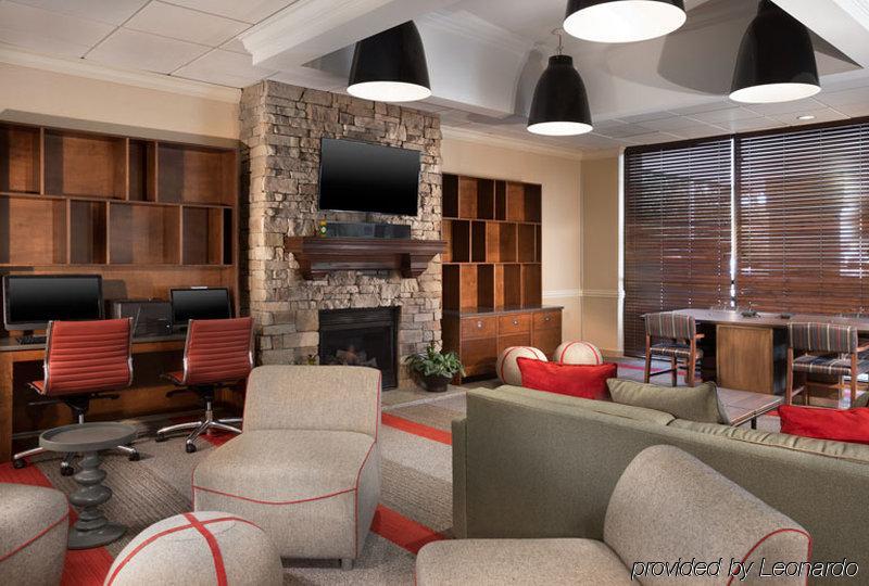 Four Points By Sheraton Kansas Airport 3*
