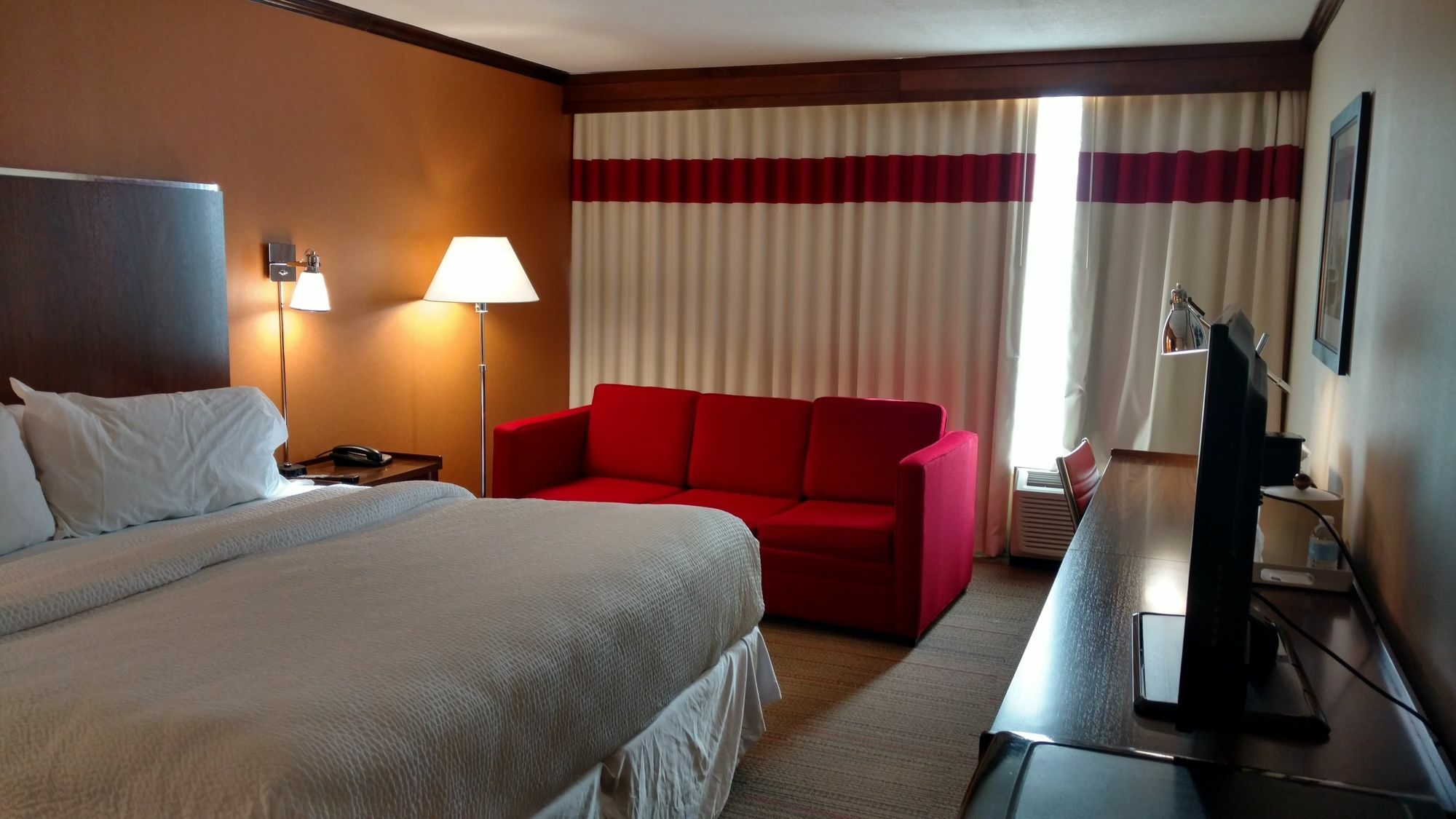 Four Points By Sheraton Kansas Airport Hotel
